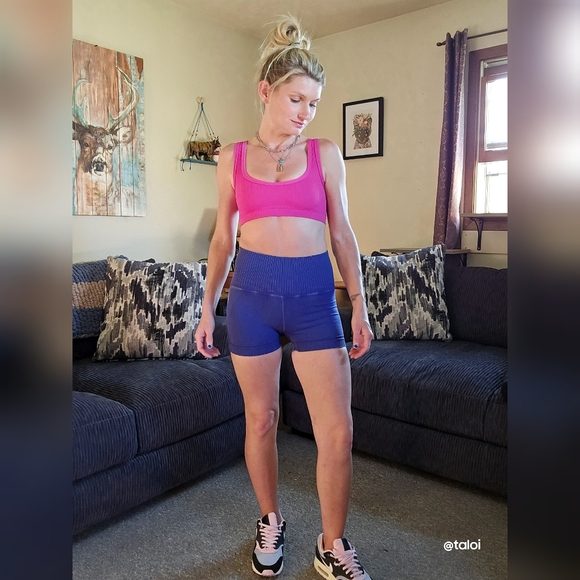 NWOT FP Movement Happiness Runs Scoop Neck Bra in Berry - Picture 8 of 11